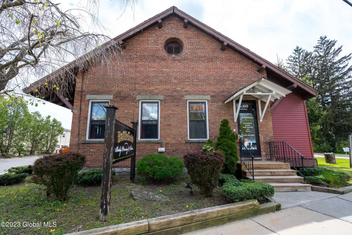 80 W Circular Street, Saratoga Springs, New York 12866