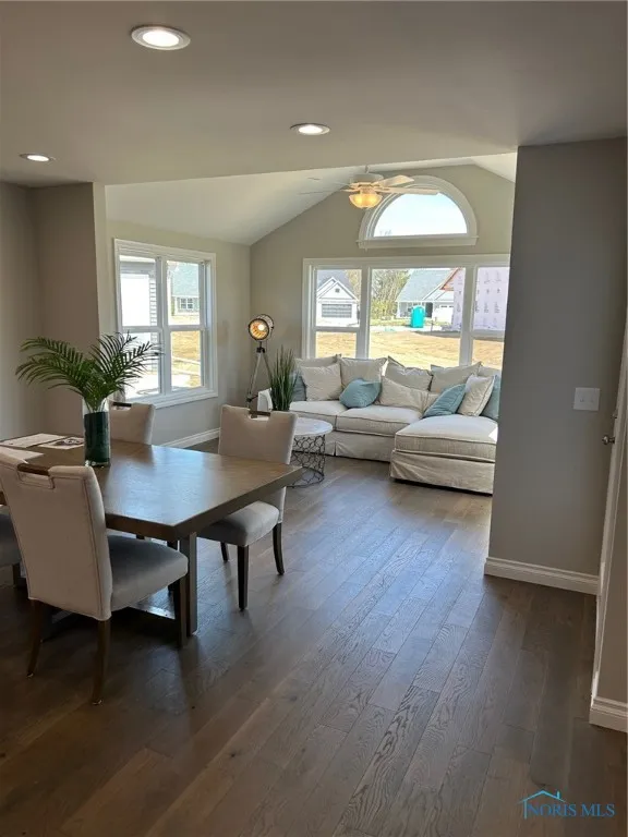 8404 Long Shore Drive, Monclova, Ohio 43542, 3 Bedrooms Bedrooms, 9 Rooms Rooms,2 BathroomsBathrooms,Residential,For Sale,Long Shore,6097504