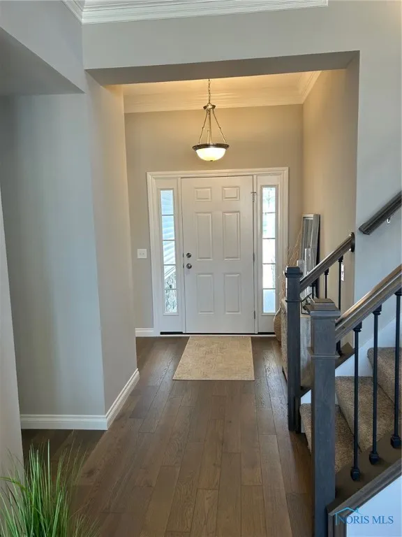 8404 Long Shore Drive, Monclova, Ohio 43542, 3 Bedrooms Bedrooms, 9 Rooms Rooms,2 BathroomsBathrooms,Residential,For Sale,Long Shore,6097504