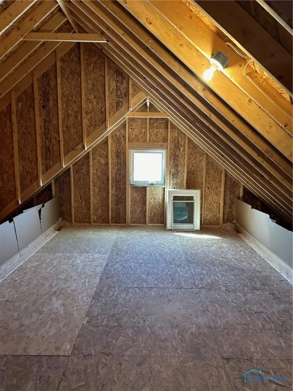8404 Long Shore Drive, Monclova, Ohio 43542, 3 Bedrooms Bedrooms, 9 Rooms Rooms,2 BathroomsBathrooms,Residential,For Sale,Long Shore,6097504