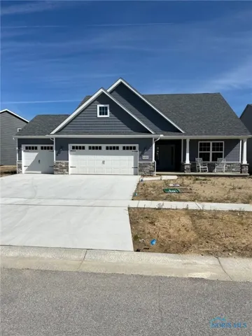 8404 Long Shore Drive, Monclova, Ohio 43542, 3 Bedrooms Bedrooms, 9 Rooms Rooms,2 BathroomsBathrooms,Residential,For Sale,Long Shore,6097504