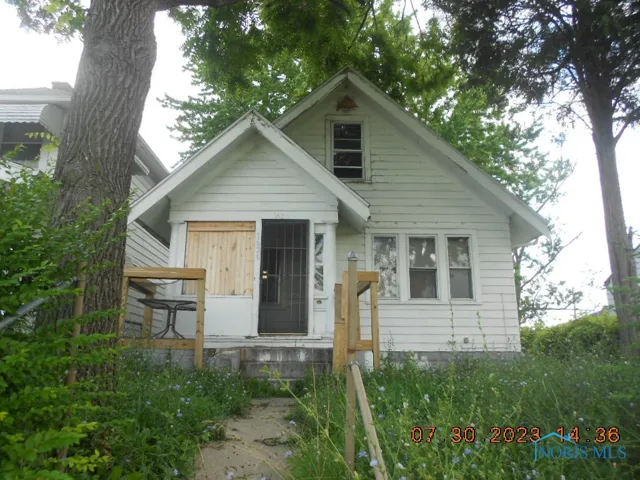 1620 Denver Avenue, Toledo, Ohio 43605, 3 Bedrooms Bedrooms, 6 Rooms Rooms,1 BathroomBathrooms,Residential,For Sale,Denver,6104887