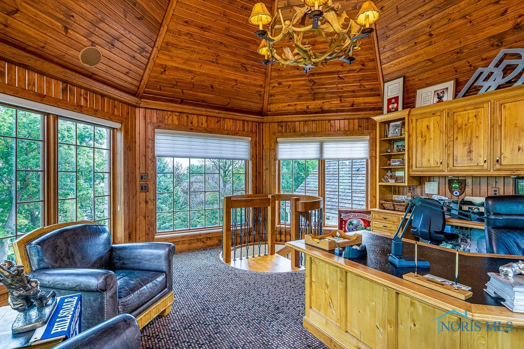 372 Riverside Drive, Rossford, Ohio 43460, 6 Bedrooms Bedrooms, 18 Rooms Rooms,8 BathroomsBathrooms,Residential,For Sale,Riverside,6113812