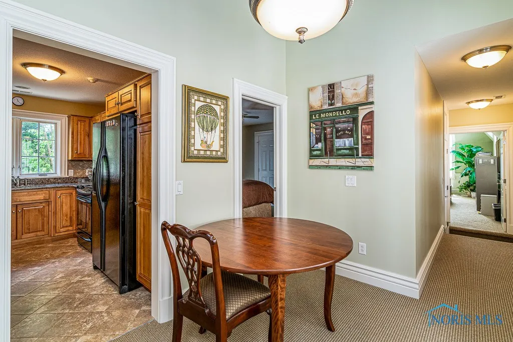372 Riverside Drive, Rossford, Ohio 43460, 6 Bedrooms Bedrooms, 18 Rooms Rooms,8 BathroomsBathrooms,Residential,For Sale,Riverside,6113812