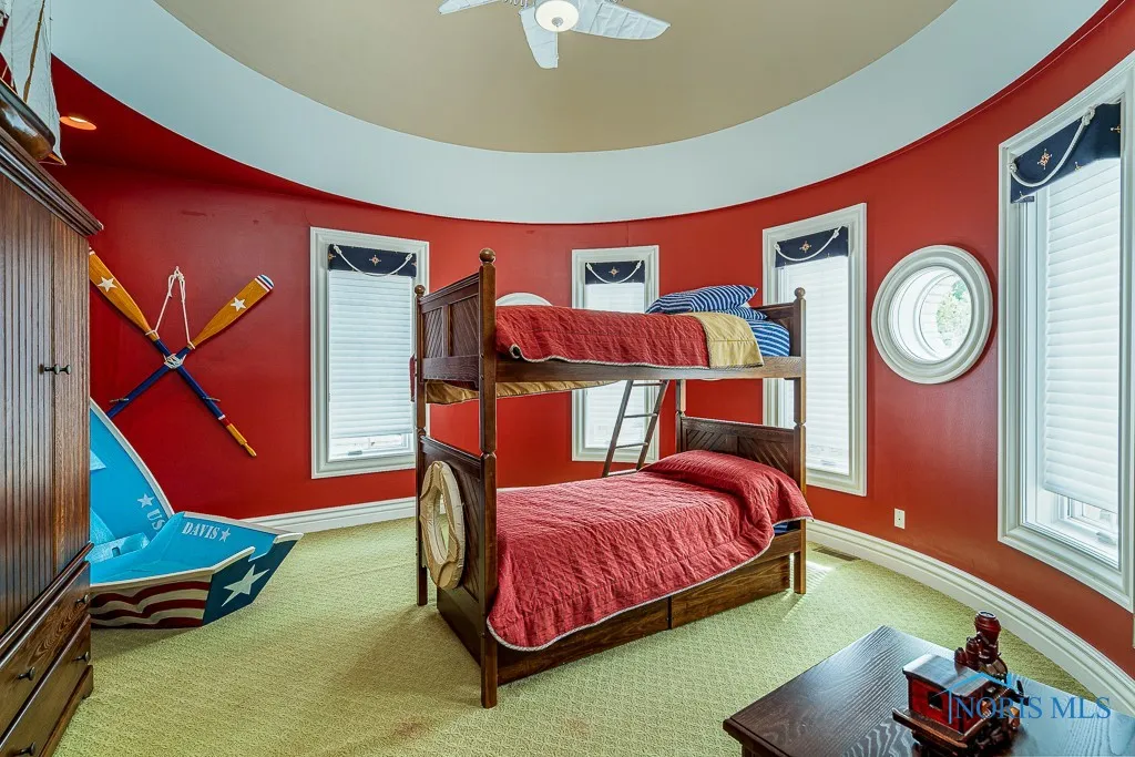 372 Riverside Drive, Rossford, Ohio 43460, 6 Bedrooms Bedrooms, 18 Rooms Rooms,8 BathroomsBathrooms,Residential,For Sale,Riverside,6113812