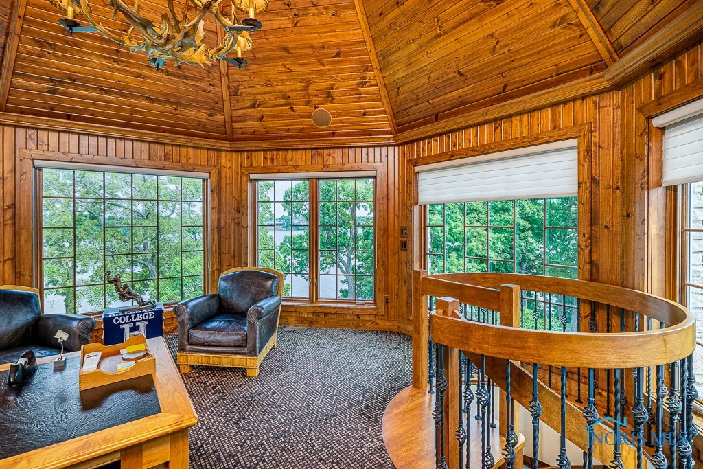 372 Riverside Drive, Rossford, Ohio 43460, 6 Bedrooms Bedrooms, 18 Rooms Rooms,8 BathroomsBathrooms,Residential,For Sale,Riverside,6113812