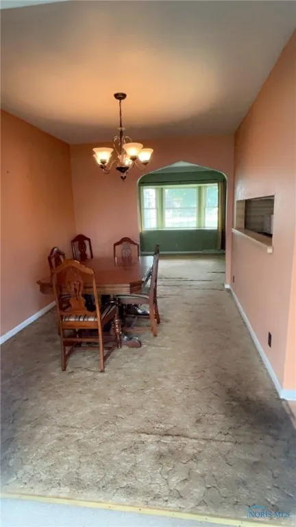 812 Loch Haven, Maumee, Ohio 43537, 4 Bedrooms Bedrooms, 12 Rooms Rooms,3 BathroomsBathrooms,Residential,For Sale,Loch Haven,6117220