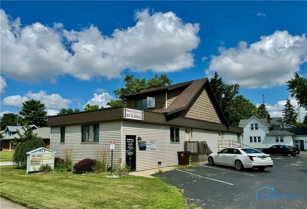 912 E 2nd Street, Defiance, Ohio 43512, ,Commercial Lease,For Rent,2nd,6118093