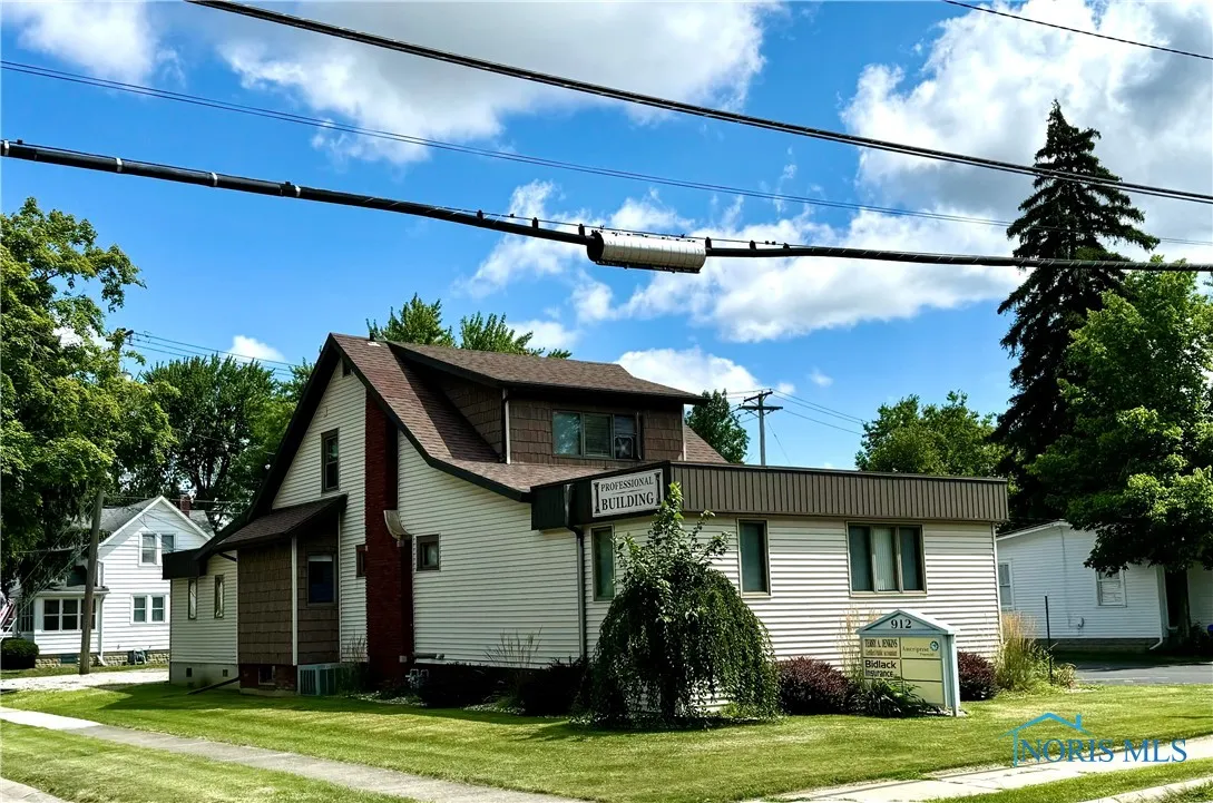 912 E 2nd Street, Defiance, Ohio 43512, ,Commercial Lease,For Rent,2nd,6118093