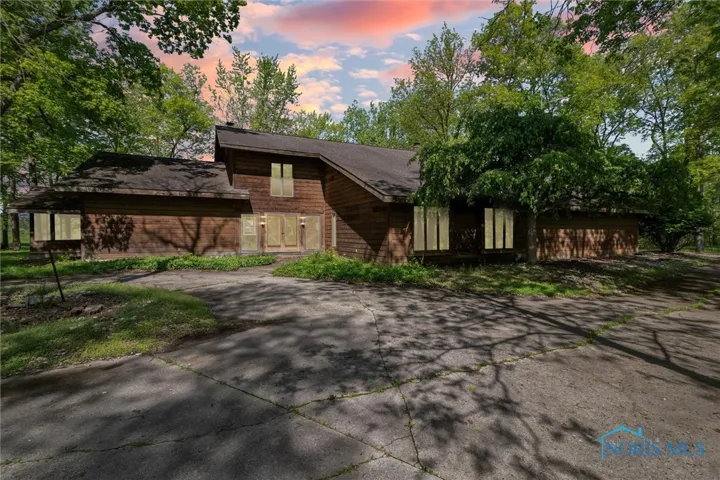 04441 State Route 576, Bryan, Ohio 43506, 5 Bedrooms Bedrooms, 13 Rooms Rooms,4 BathroomsBathrooms,Residential,For Sale,State Route 576,6119938