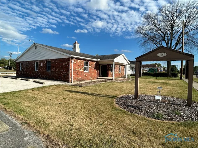 101 E 17th Street, Genoa, Ohio 43430, ,Commercial Sale,For Sale,17th,6120035
