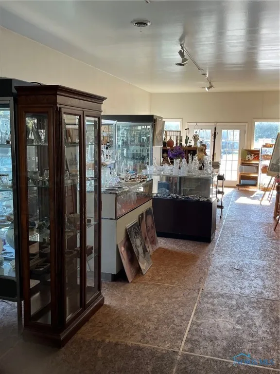 114 W Indiana Avenue, Perrysburg, Ohio 43551, ,Commercial Sale,For Sale,Indiana,6120703
