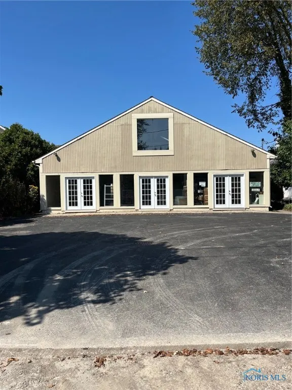 114 W Indiana Avenue, Perrysburg, Ohio 43551, ,Commercial Sale,For Sale,Indiana,6120703