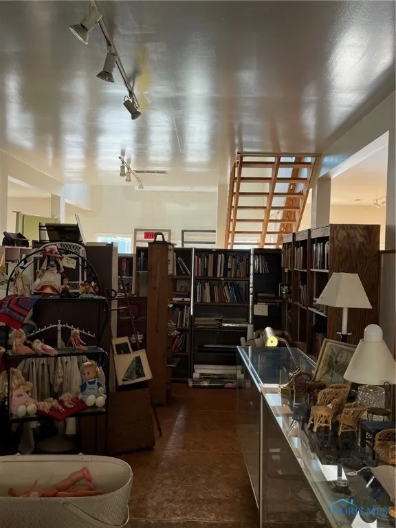 114 W Indiana Avenue, Perrysburg, Ohio 43551, ,Commercial Sale,For Sale,Indiana,6120703