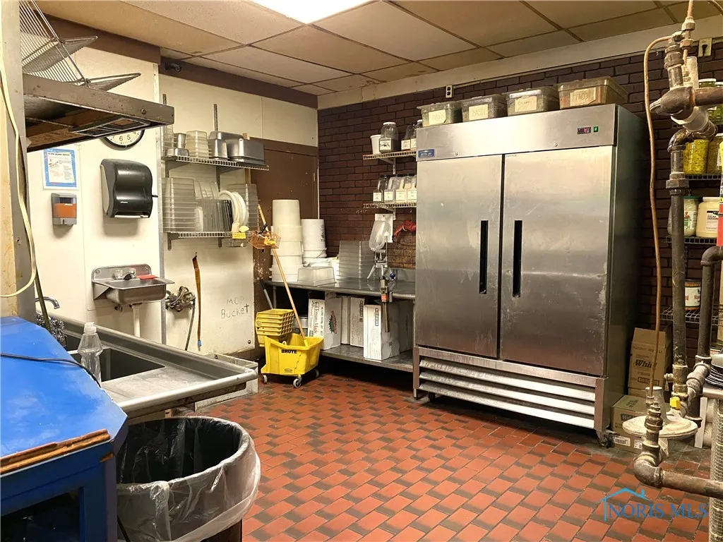 381 Perry Street, Fostoria, Ohio 44830, ,Commercial Sale,For Sale,Perry,6121746