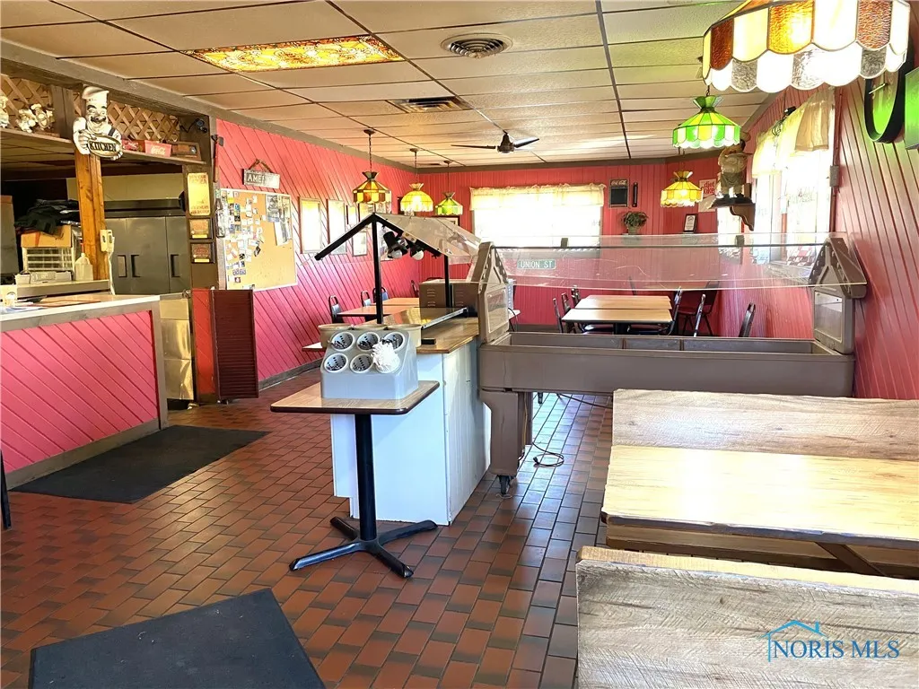 381 Perry Street, Fostoria, Ohio 44830, ,Commercial Sale,For Sale,Perry,6121746