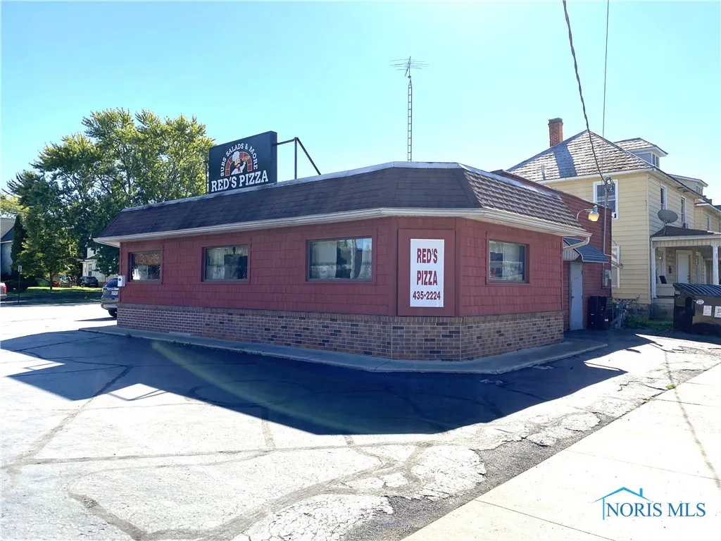 381 Perry Street, Fostoria, Ohio 44830, ,Commercial Sale,For Sale,Perry,6121746
