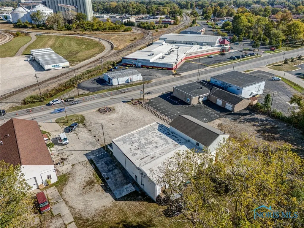 322 Illinois Avenue, Maumee, Ohio 43537, ,Commercial Sale,For Sale,Illinois,6121775