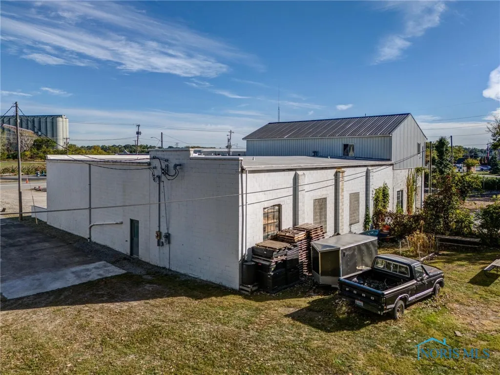 322 Illinois Avenue, Maumee, Ohio 43537, ,Commercial Sale,For Sale,Illinois,6121775