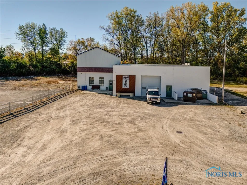 322 Illinois Avenue, Maumee, Ohio 43537, ,Commercial Sale,For Sale,Illinois,6121775