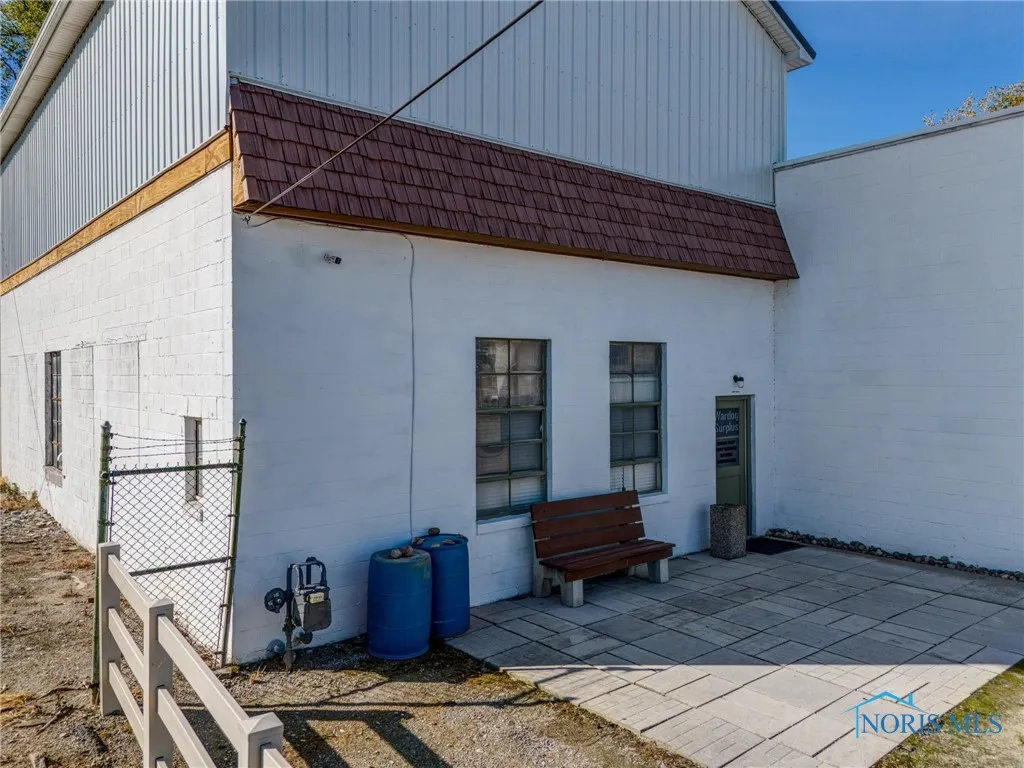 322 Illinois Avenue, Maumee, Ohio 43537, ,Commercial Sale,For Sale,Illinois,6121775