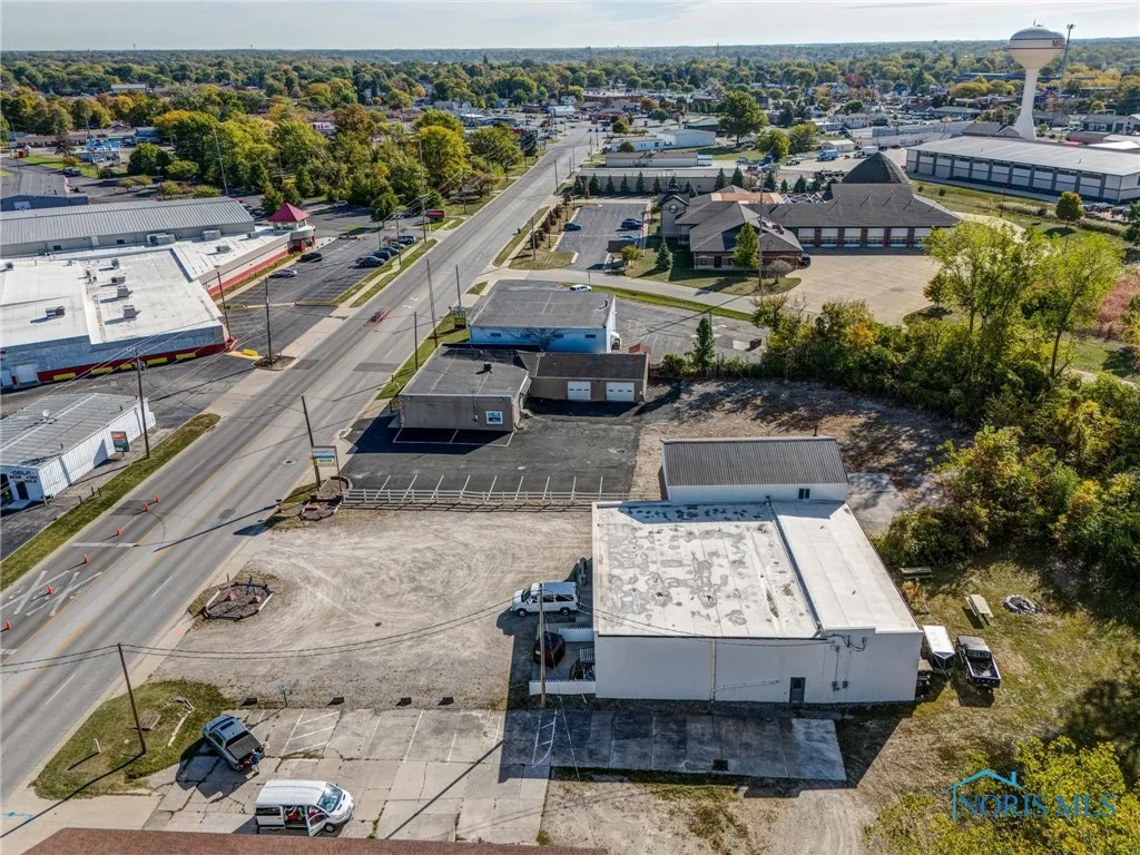 322 Illinois Avenue, Maumee, Ohio 43537, ,Commercial Sale,For Sale,Illinois,6121775