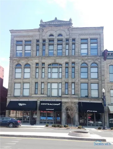 323 S Main Street 2, Findlay, Ohio 45840, ,Commercial Lease,For Rent,Main,6124198