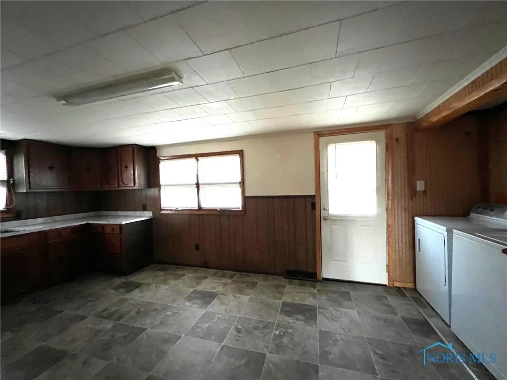 386 W Finley Street, Upper Sandusky, Ohio 43351, 1 Bedroom Bedrooms, 3 Rooms Rooms,1 BathroomBathrooms,Residential,For Sale,Finley,6124827
