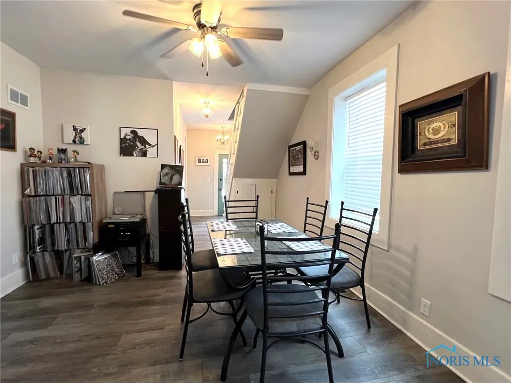 334 N 4th Street, Upper Sandusky, Ohio 43351, 3 Bedrooms Bedrooms, 7 Rooms Rooms,3 BathroomsBathrooms,Residential,For Sale,4th,6124865