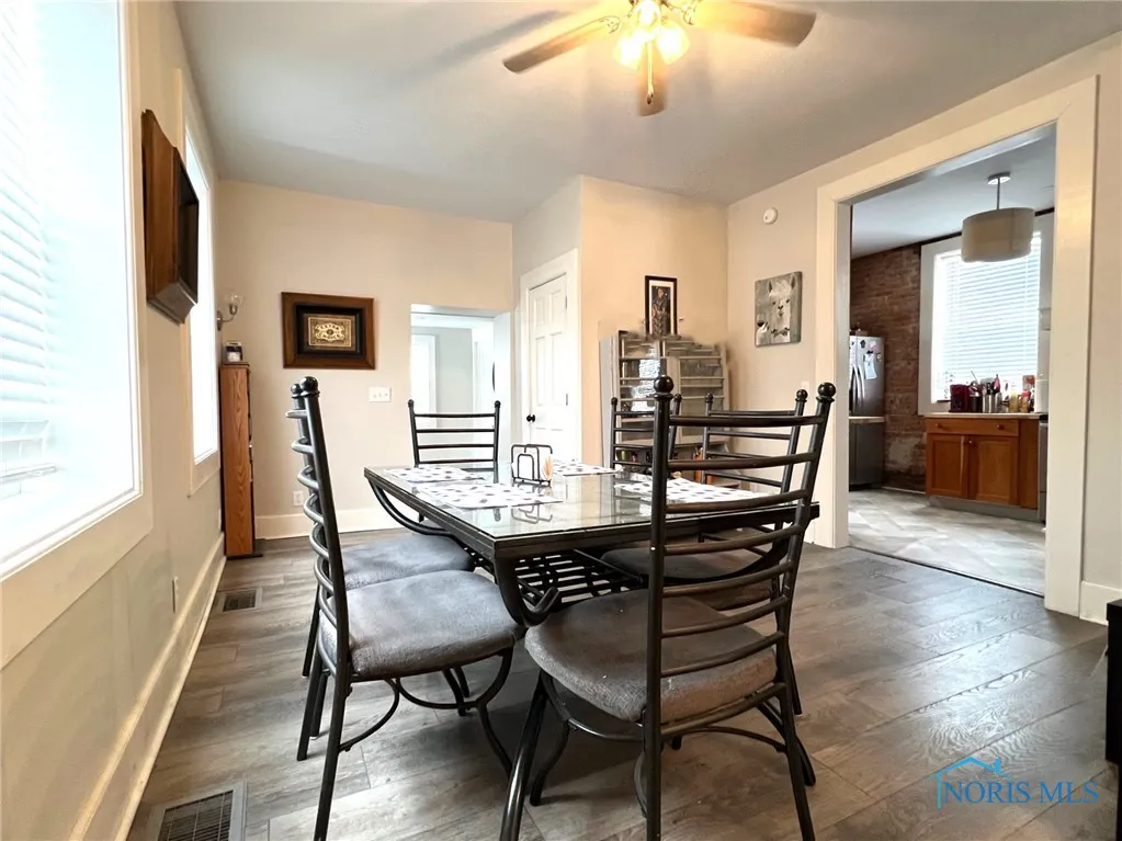 334 N 4th Street, Upper Sandusky, Ohio 43351, 3 Bedrooms Bedrooms, 7 Rooms Rooms,3 BathroomsBathrooms,Residential,For Sale,4th,6124865