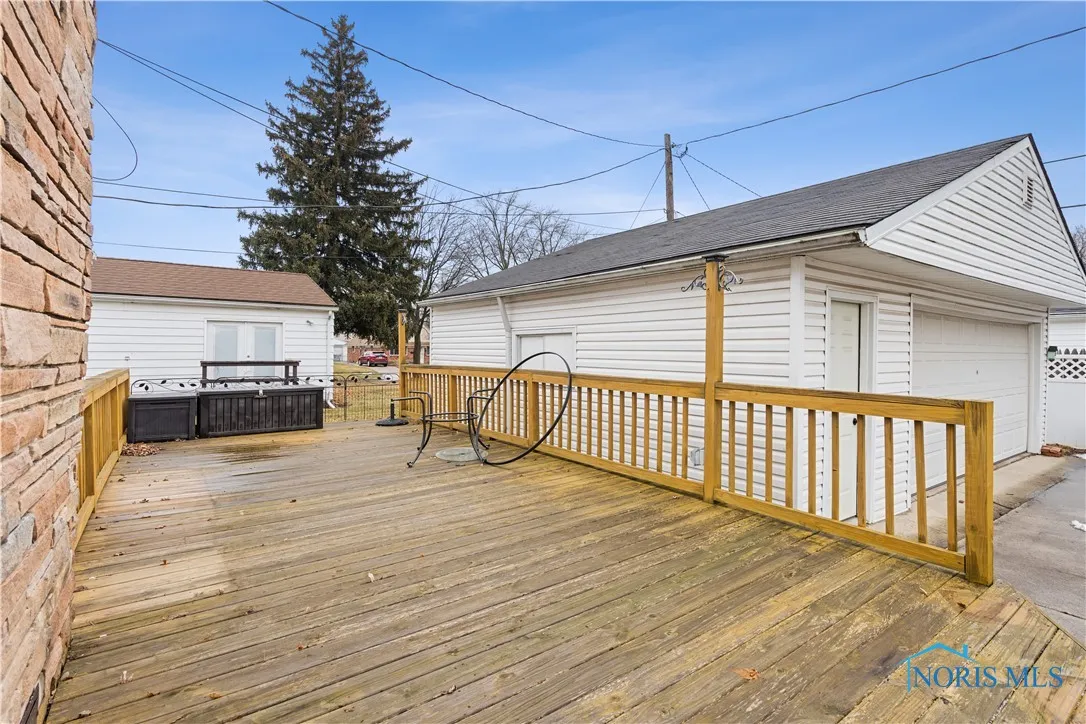1466 Wilderness Drive, Maumee, Ohio 43537, 3 Bedrooms Bedrooms, 8 Rooms Rooms,2 BathroomsBathrooms,Residential,For Sale,Wilderness,6124892