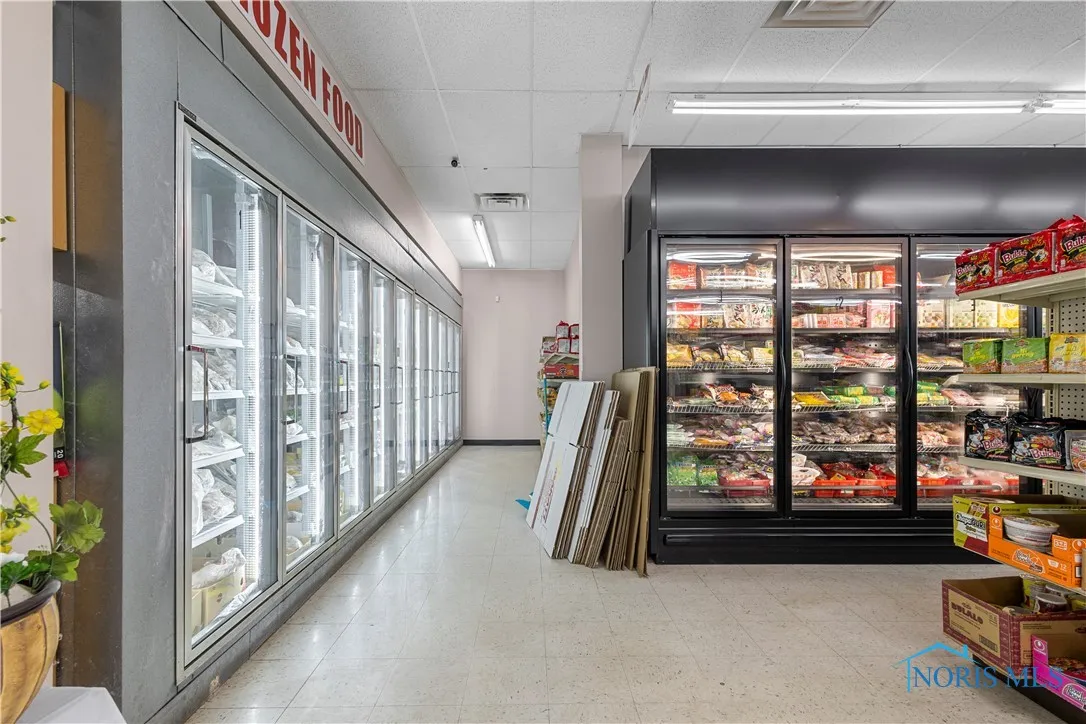 1101 N Mccord Road, Toledo, Ohio 43615, ,Commercial Sale,For Sale,Mccord,6125545