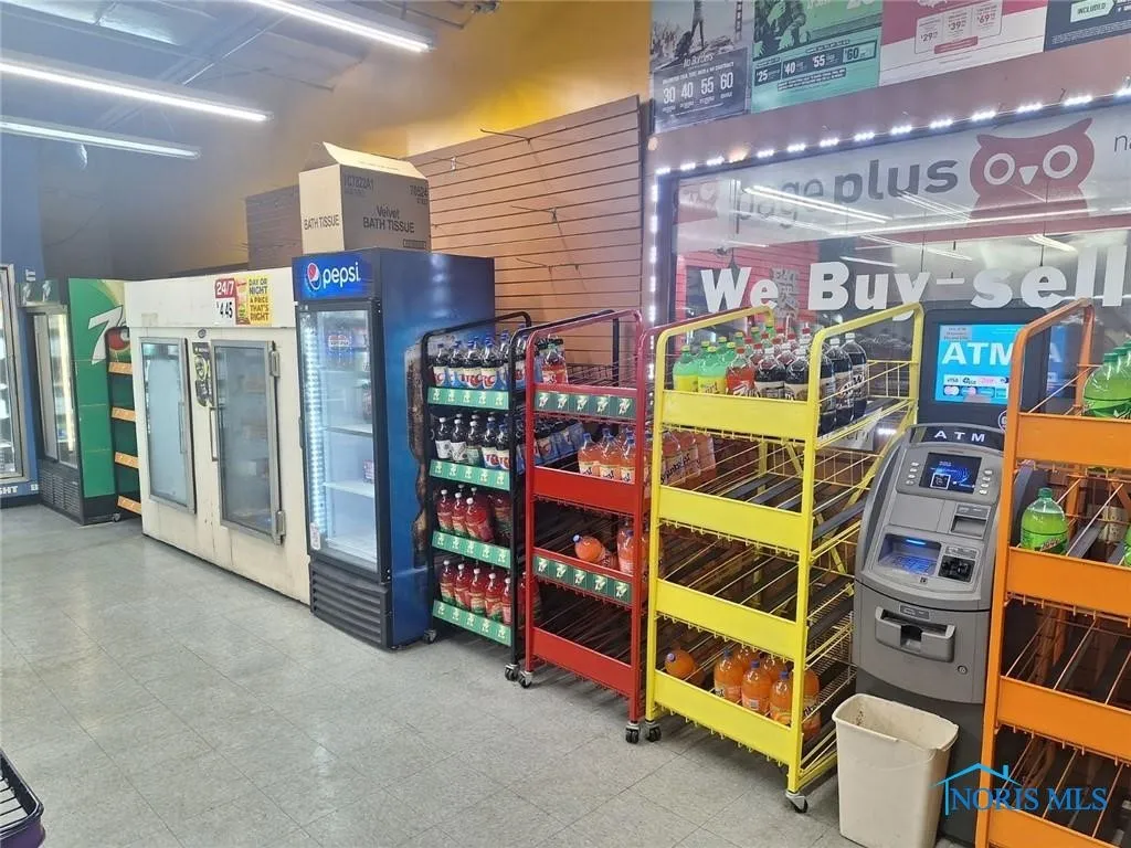 3070 Airport Highway, Toledo, Ohio 43609, ,Commercial Sale,For Sale,Airport,6125704