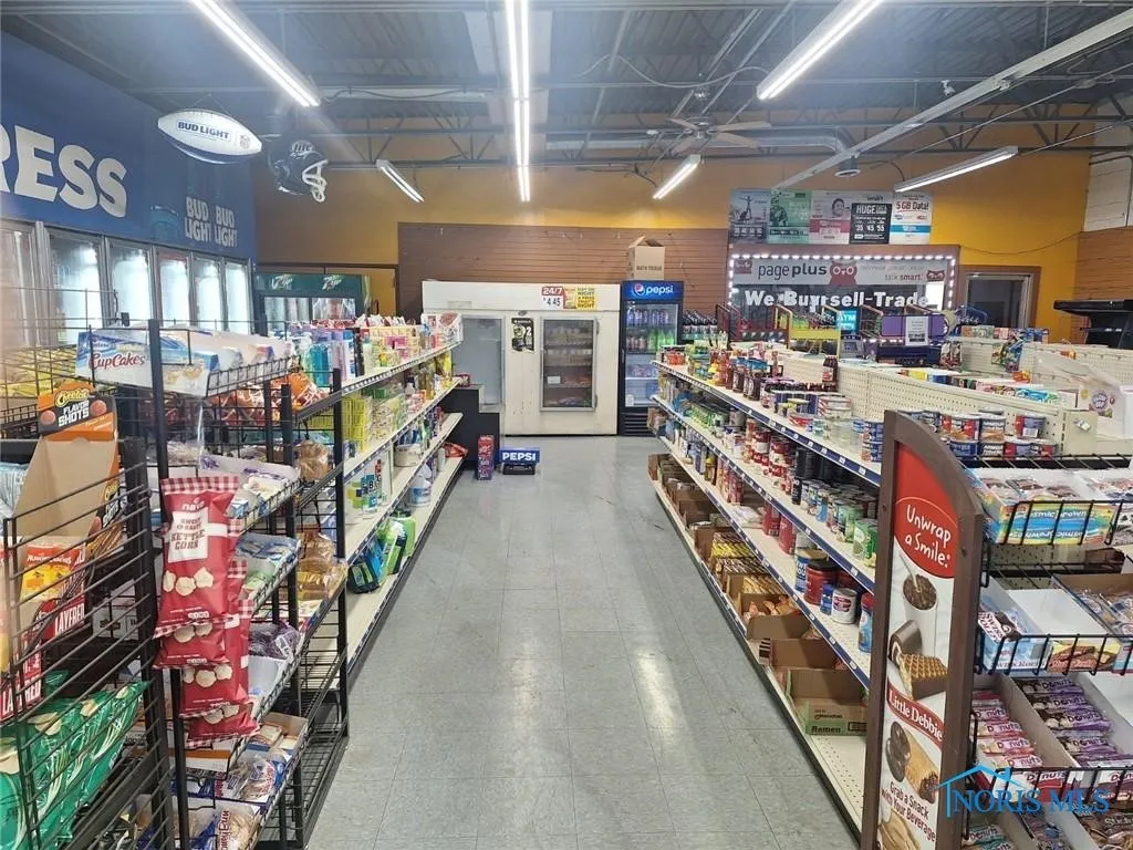 3070 Airport Highway, Toledo, Ohio 43609, ,Commercial Sale,For Sale,Airport,6125704