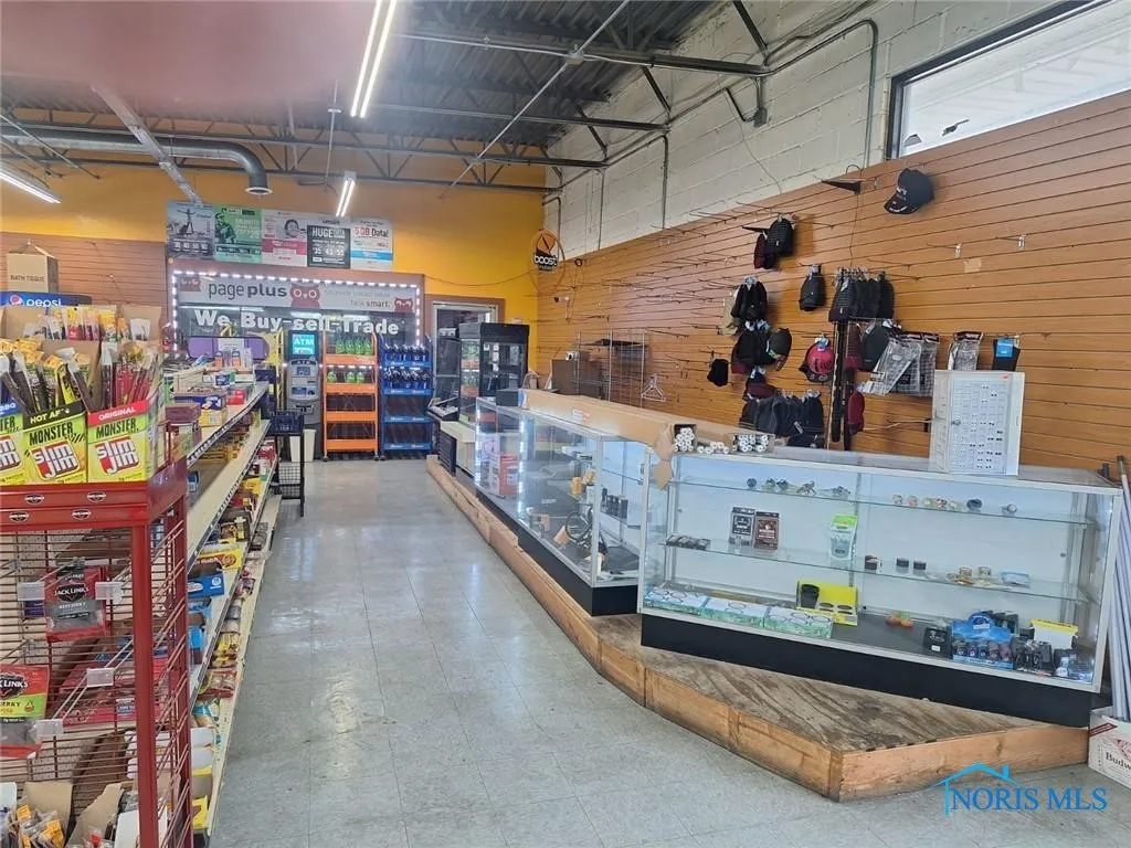 3070 Airport Highway, Toledo, Ohio 43609, ,Commercial Sale,For Sale,Airport,6125704