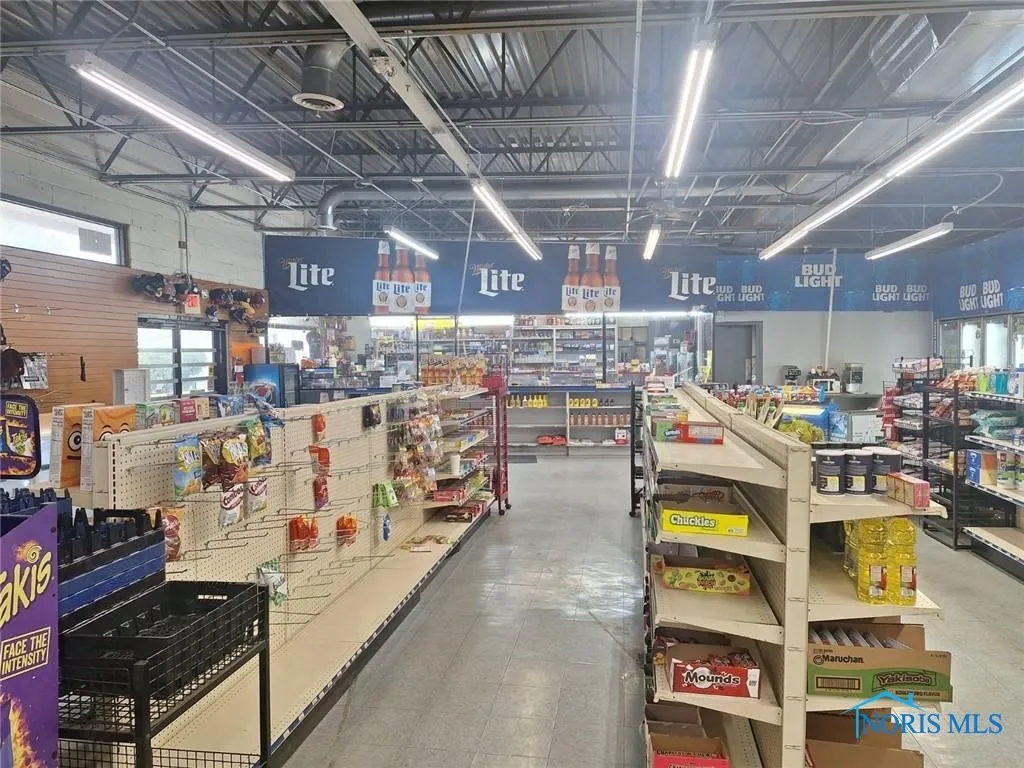3070 Airport Highway, Toledo, Ohio 43609, ,Commercial Sale,For Sale,Airport,6125704
