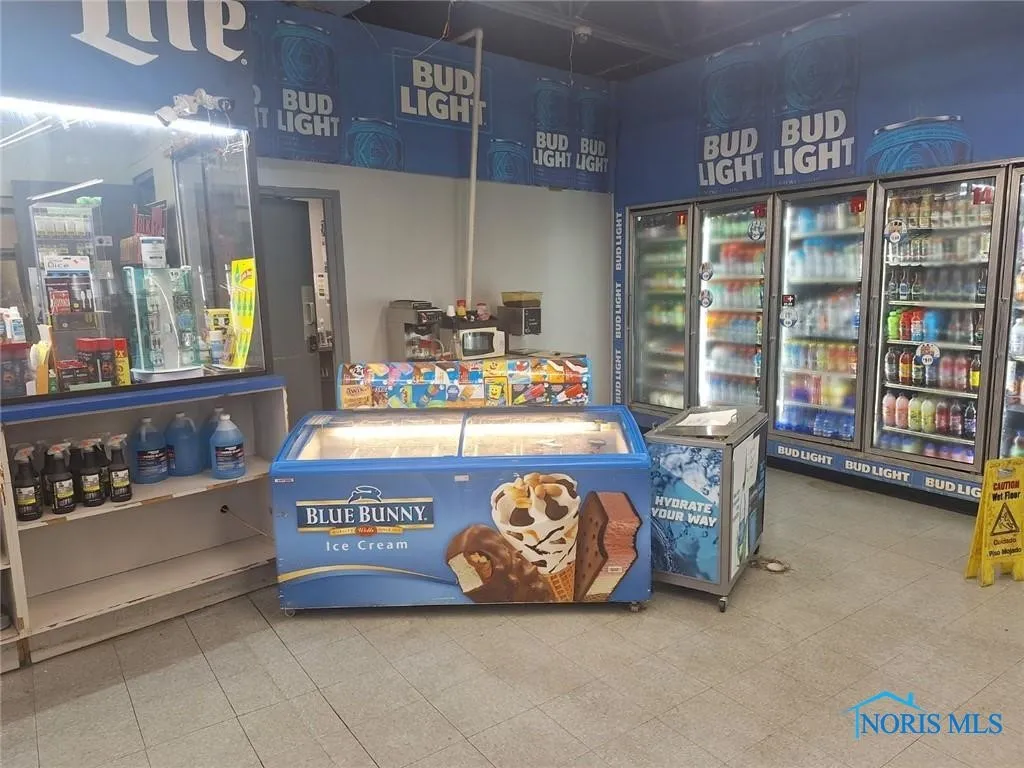 3070 Airport Highway, Toledo, Ohio 43609, ,Commercial Sale,For Sale,Airport,6125704
