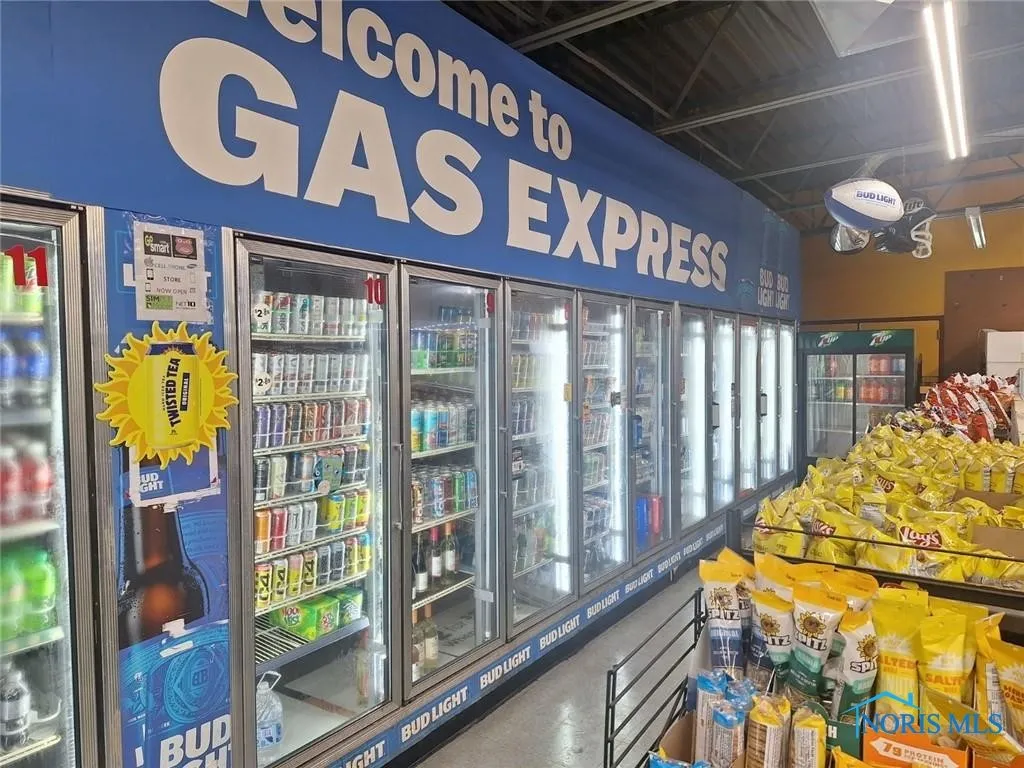 3070 Airport Highway, Toledo, Ohio 43609, ,Commercial Sale,For Sale,Airport,6125704