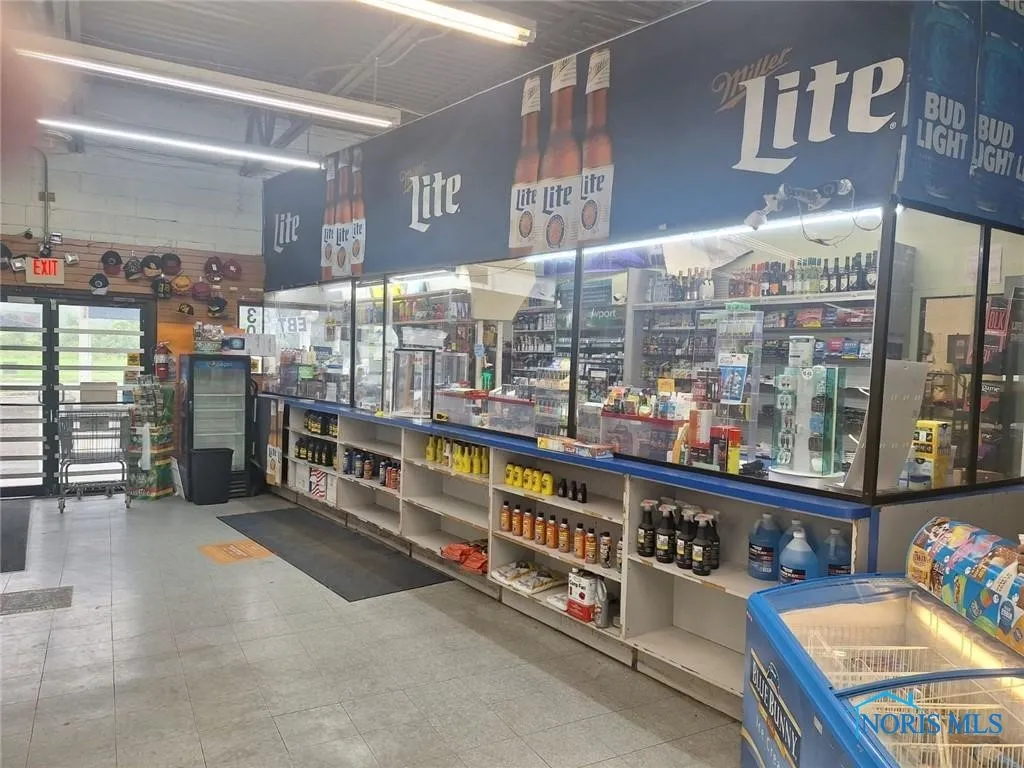 3070 Airport Highway, Toledo, Ohio 43609, ,Commercial Sale,For Sale,Airport,6125704