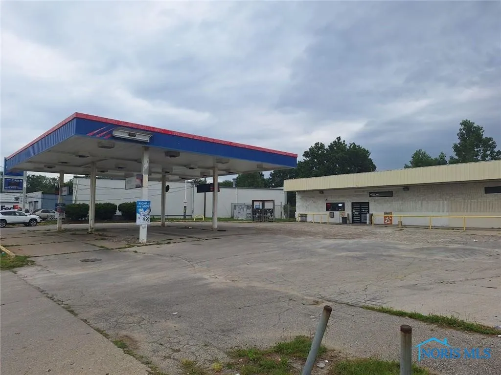 3070 Airport Highway, Toledo, Ohio 43609, ,Commercial Sale,For Sale,Airport,6125704