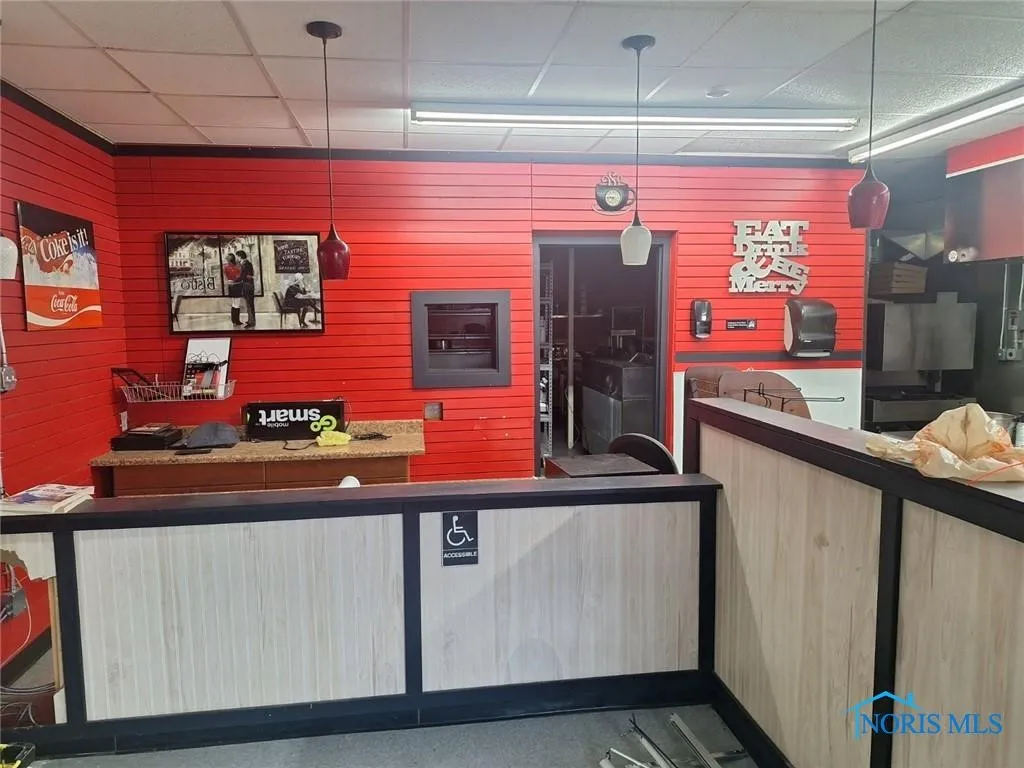 3070 Airport Highway, Toledo, Ohio 43609, ,Commercial Sale,For Sale,Airport,6125704