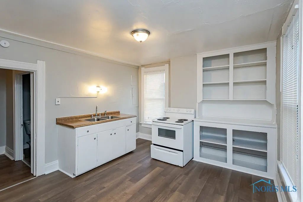 624 Bush Street Lwr, Toledo, Ohio 43604, 1 Bedroom Bedrooms, ,1 BathroomBathrooms,Residential Lease,For Rent,Bush,6126206