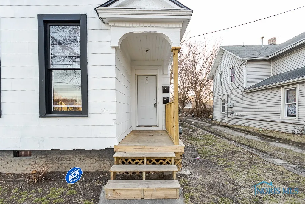 624 Bush Street Lwr, Toledo, Ohio 43604, 1 Bedroom Bedrooms, ,1 BathroomBathrooms,Residential Lease,For Rent,Bush,6126206
