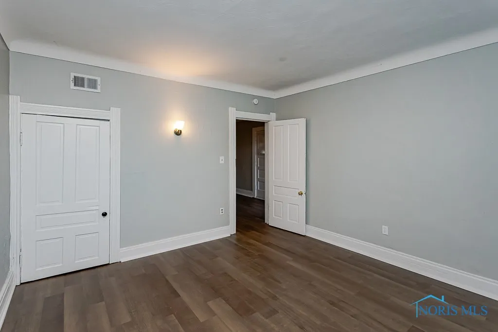 624 Bush Street Lwr, Toledo, Ohio 43604, 1 Bedroom Bedrooms, ,1 BathroomBathrooms,Residential Lease,For Rent,Bush,6126206