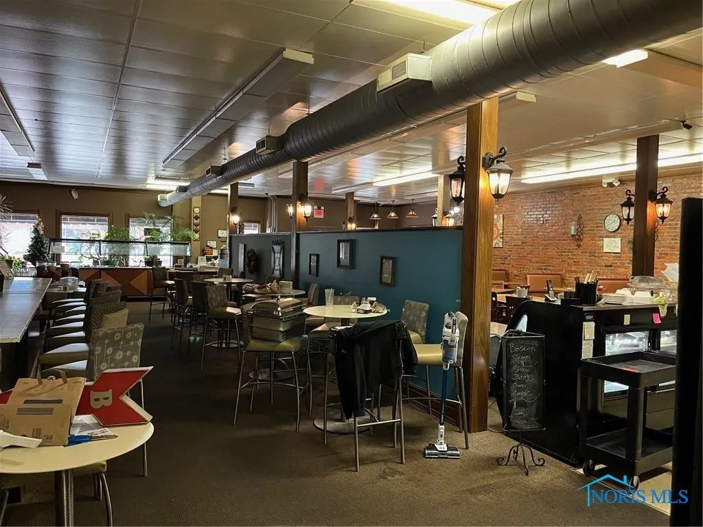24174 Front Street, Grand Rapids, Ohio 43522, ,Commercial Sale,For Sale,Front,6126384
