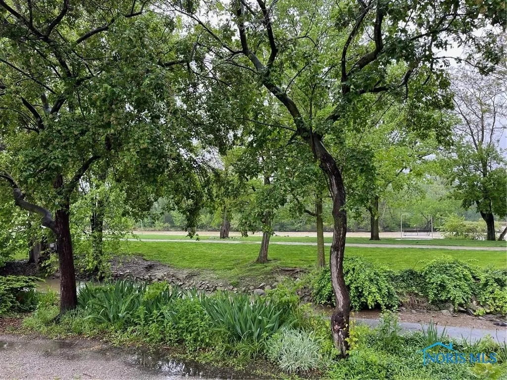 24174 Front Street, Grand Rapids, Ohio 43522, ,Commercial Sale,For Sale,Front,6126384