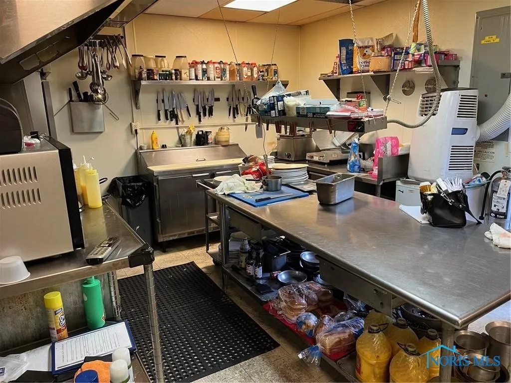 24174 Front Street, Grand Rapids, Ohio 43522, ,Commercial Sale,For Sale,Front,6126384
