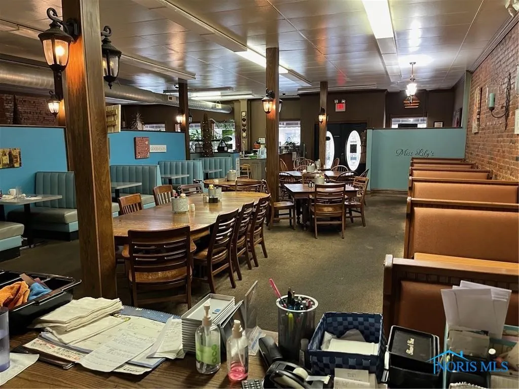 24174 Front Street, Grand Rapids, Ohio 43522, ,Commercial Sale,For Sale,Front,6126384