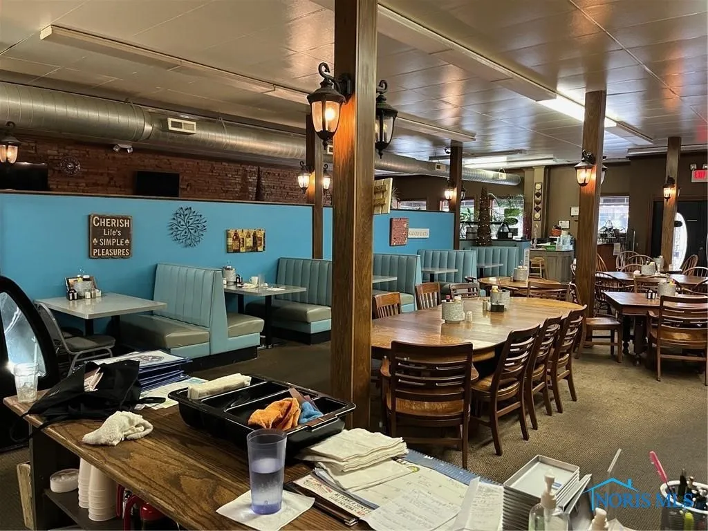 24174 Front Street, Grand Rapids, Ohio 43522, ,Commercial Sale,For Sale,Front,6126384