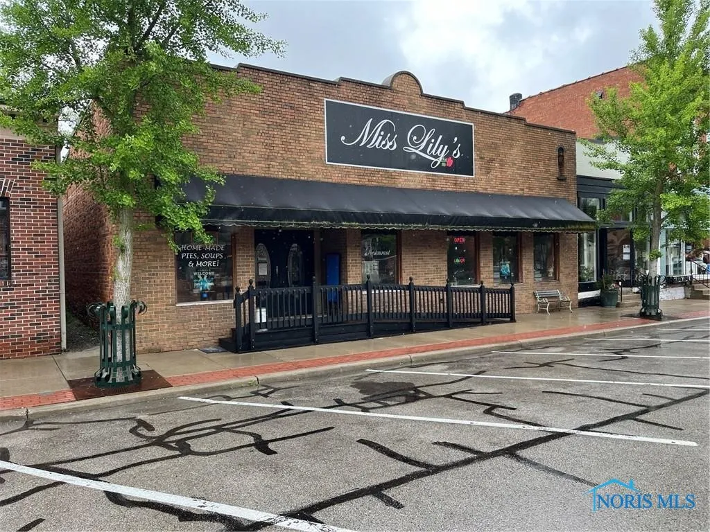 24174 Front Street, Grand Rapids, Ohio 43522, ,Commercial Sale,For Sale,Front,6126384